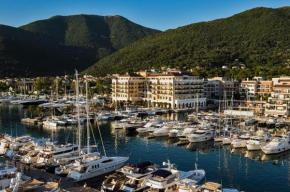 Отель Porto Montenegro Residences  Тиват